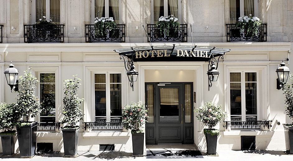 Classic luxury five star Paris city centre hotel with fine dining