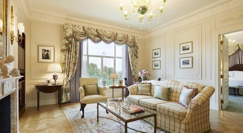 Five star hotel with gourmet dining and afternoon tea in London